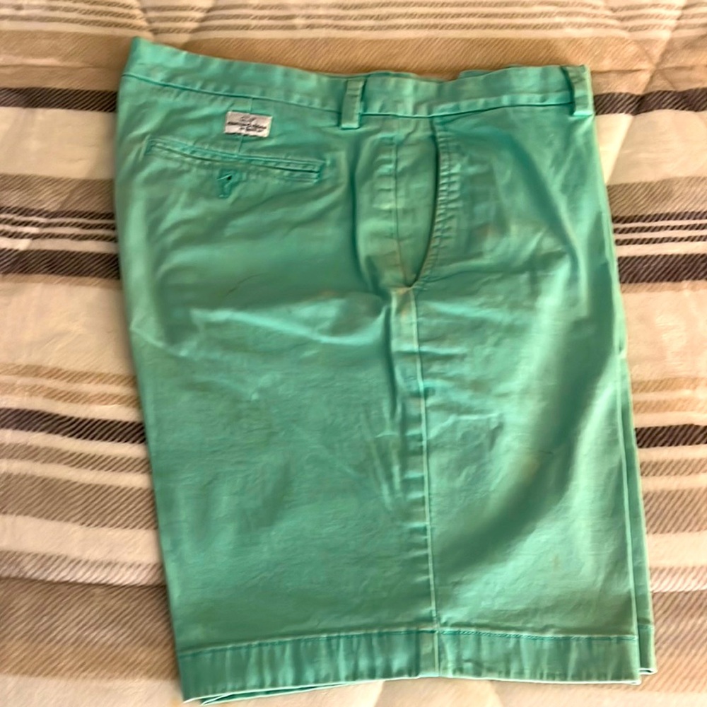 Vineyard Vines Mens Breaker shorts - Size 33
